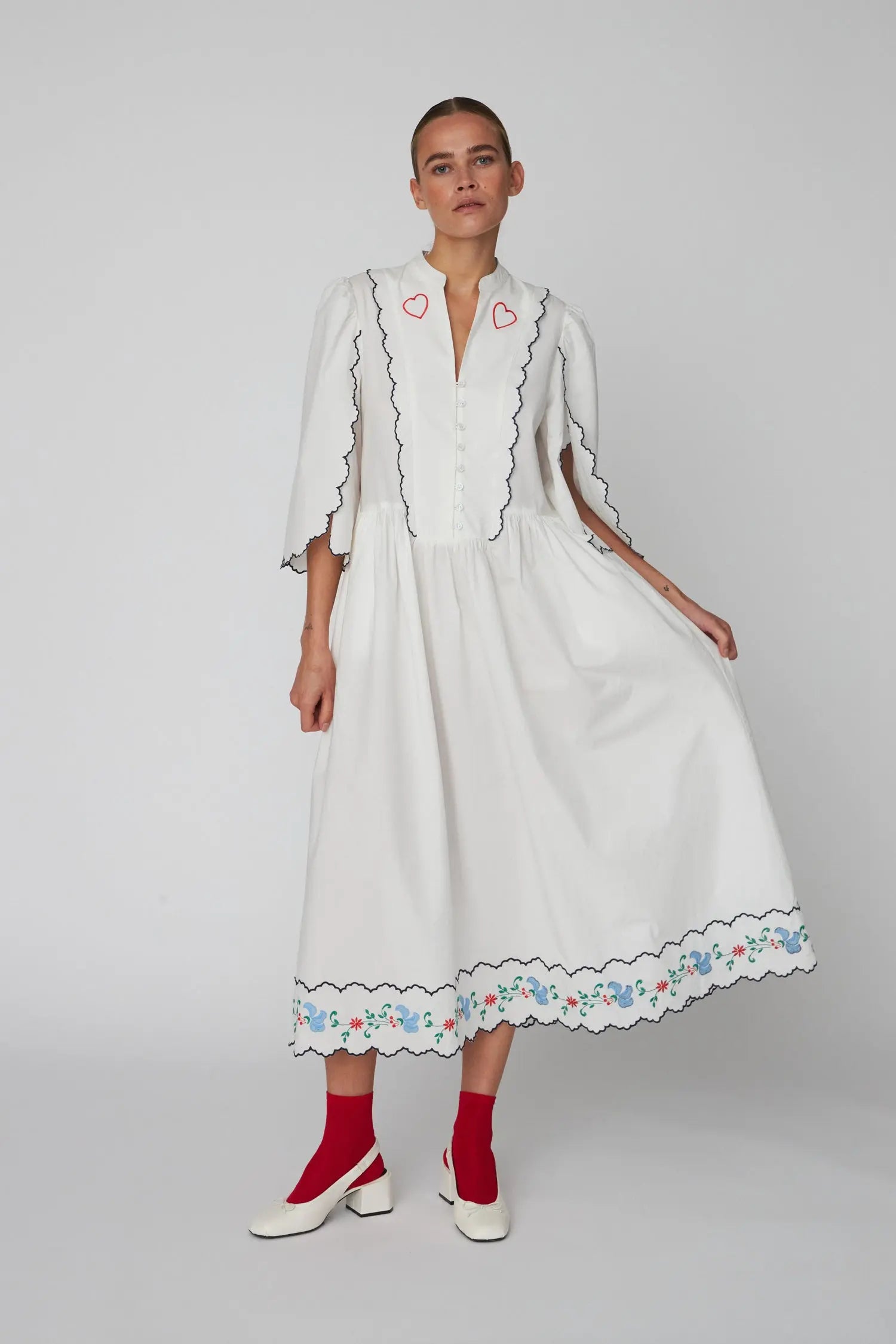 Stella Nova Coloured Embroidered Loose Dress Dress 010 Off white