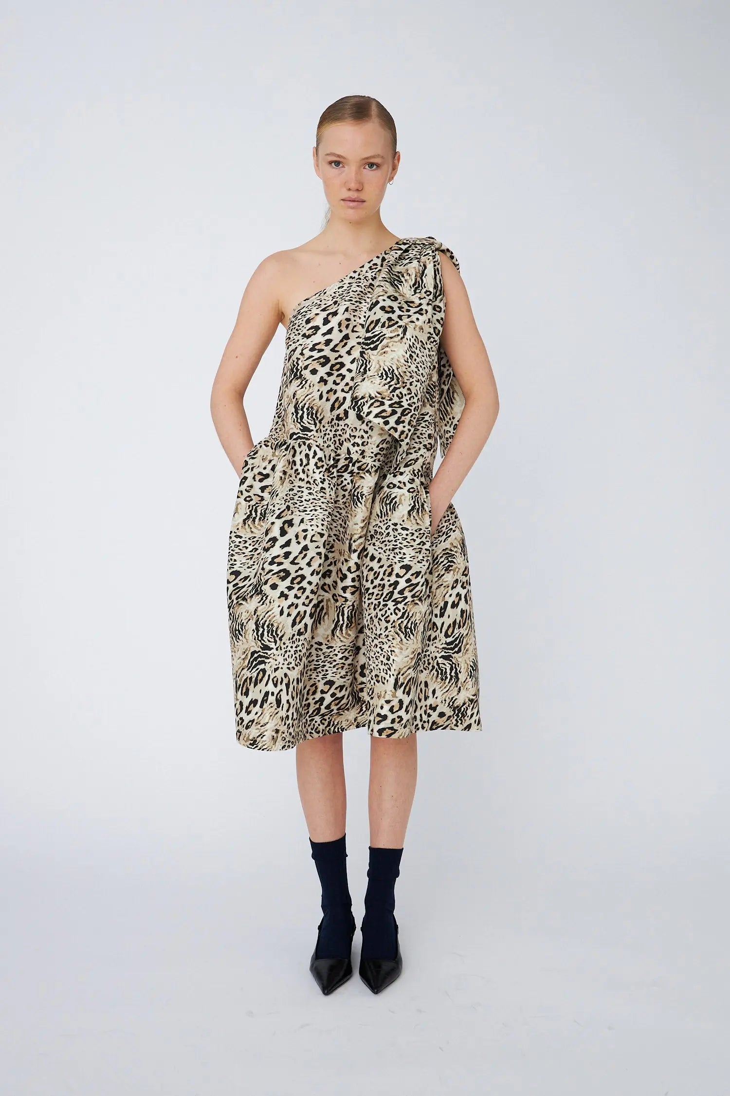 Stella Nova Crisp One-Shoulder Midi Dress with Bow Dress 081 Leopard