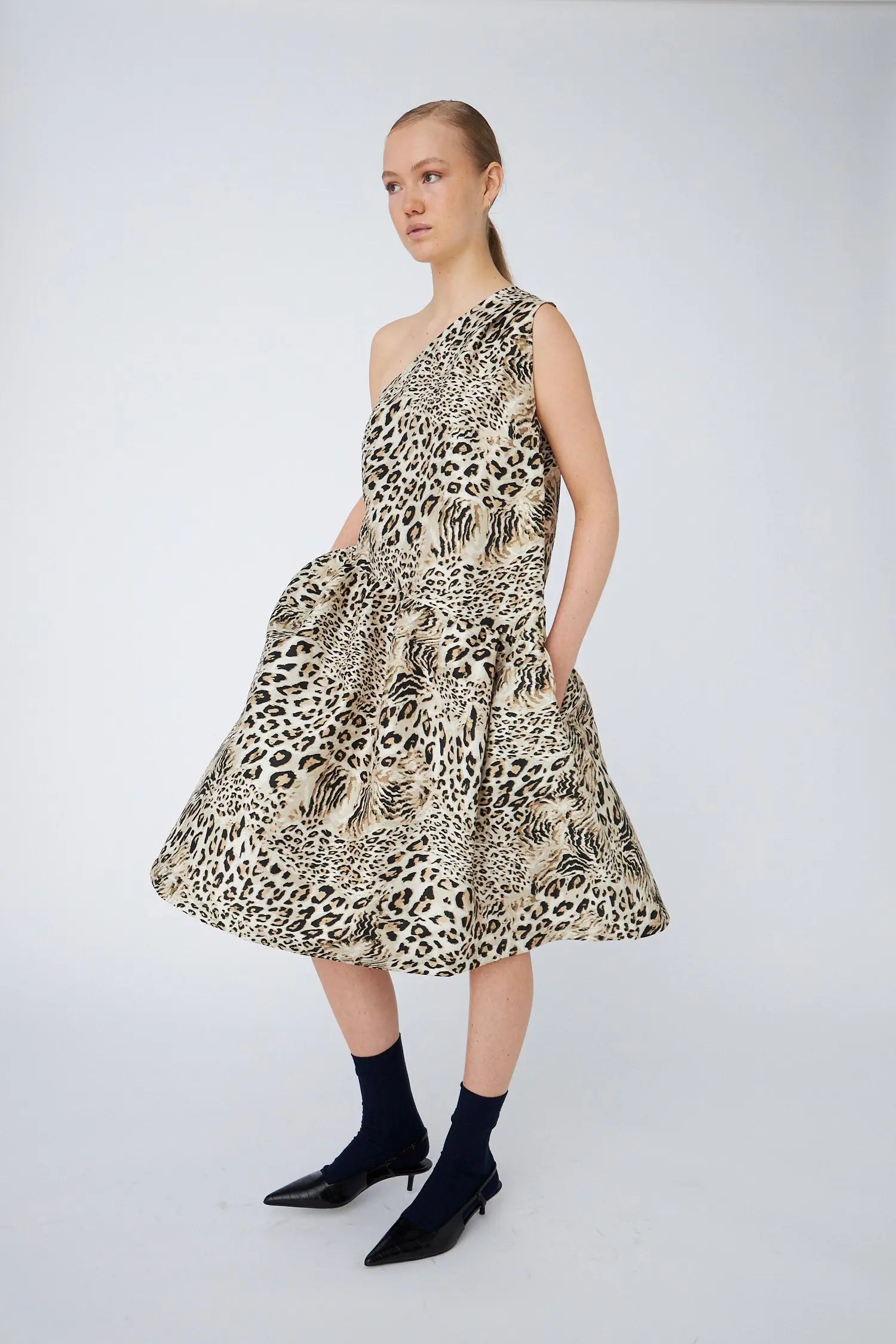 Stella Nova Crisp One-Shoulder Midi Dress with Bow Dress 081 Leopard