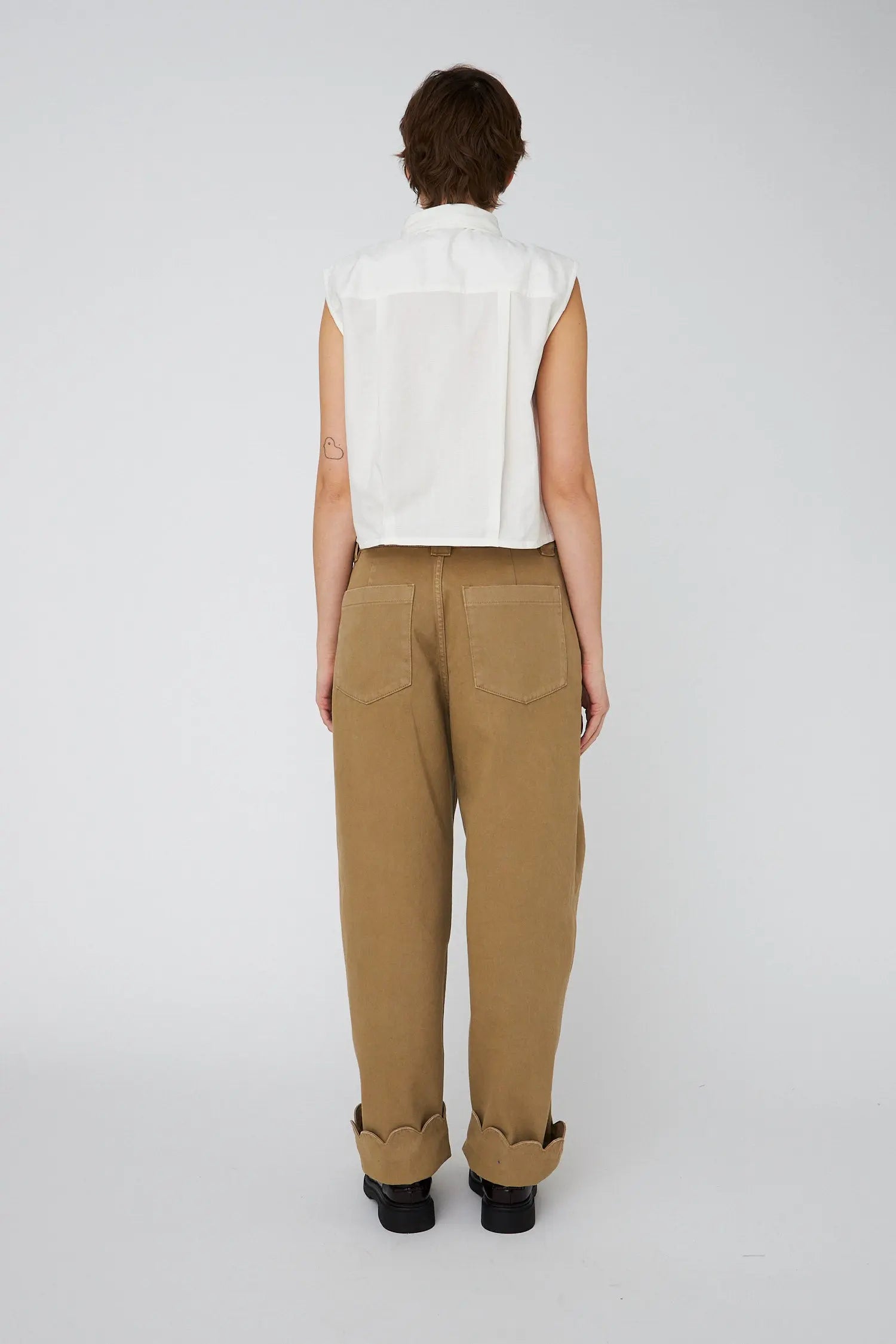 Stella Nova Low-Waist Cotton Pants with Scallop Edge Pants 055 Dark Sand