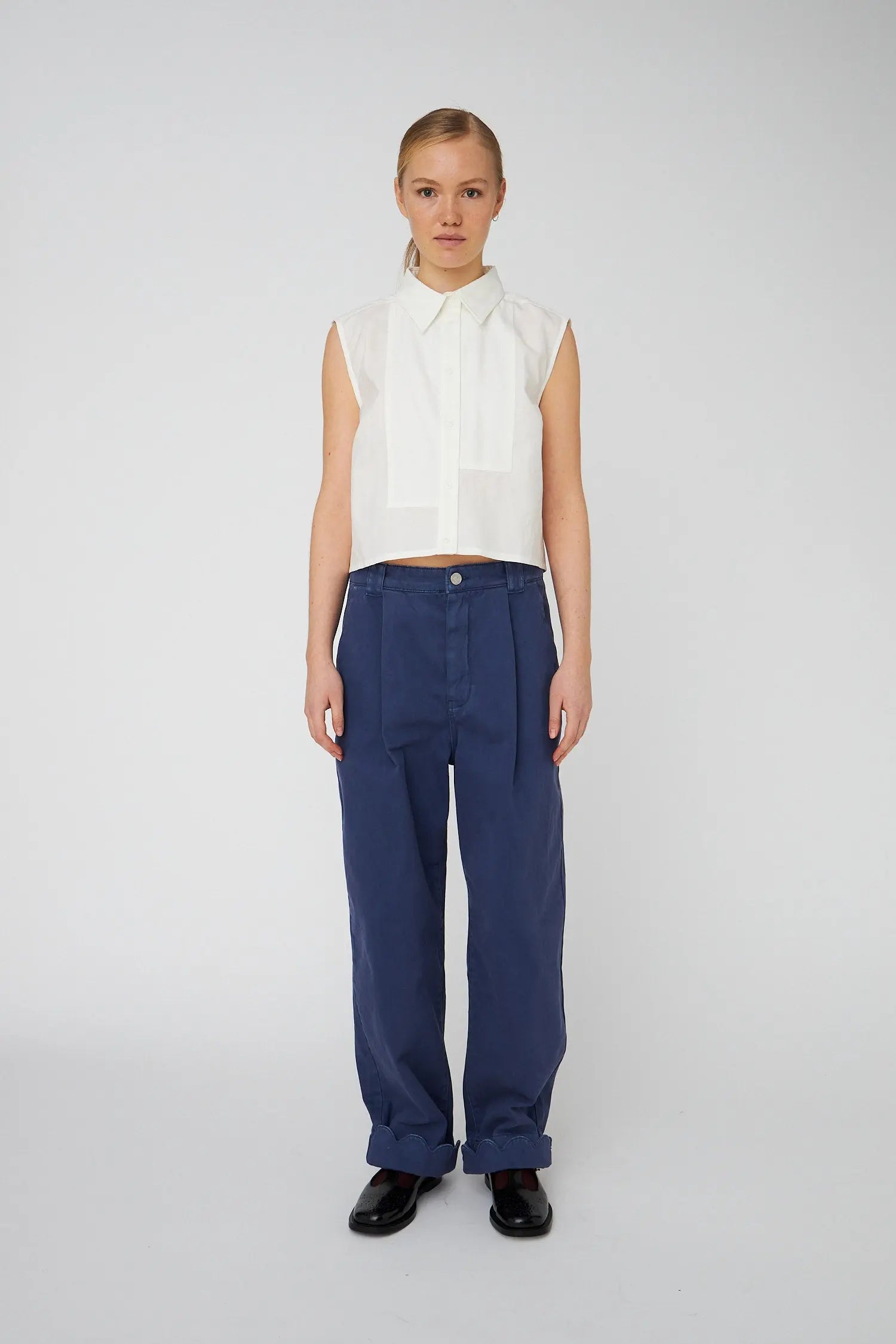 Stella Nova Low-Waist Cotton Pants with Scallop Edge Pants 307 Dust Blue