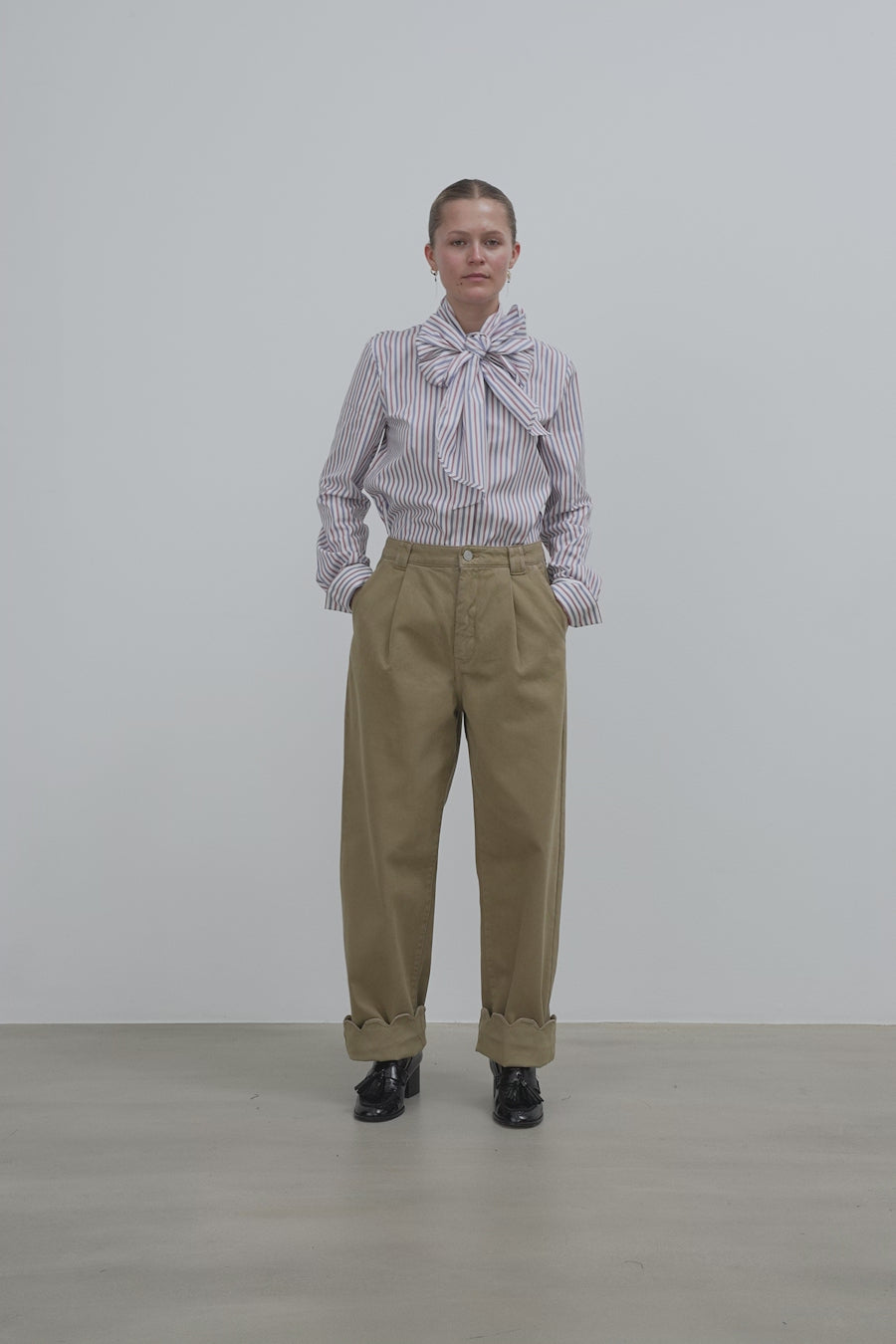 Stella Nova Low-Waist Cotton Pants with Scallop Edge Pants 307 Dust Blue